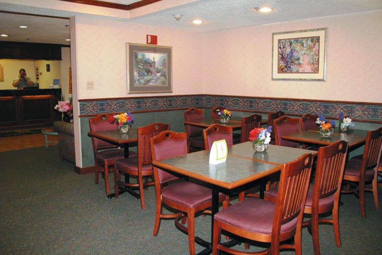 La Quinta Inn By Wyndham Indianapolis East-Post Drive Екстериор снимка