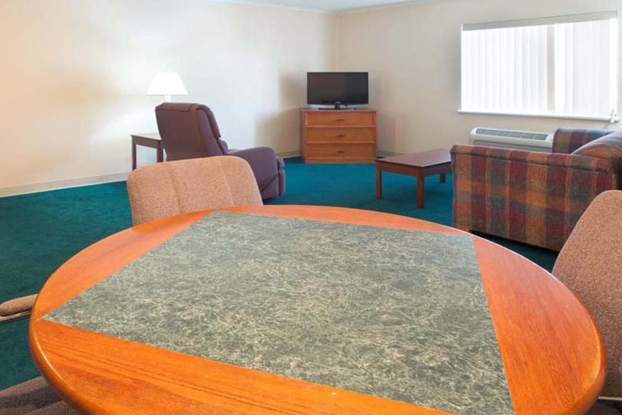 La Quinta Inn By Wyndham Indianapolis East-Post Drive Екстериор снимка