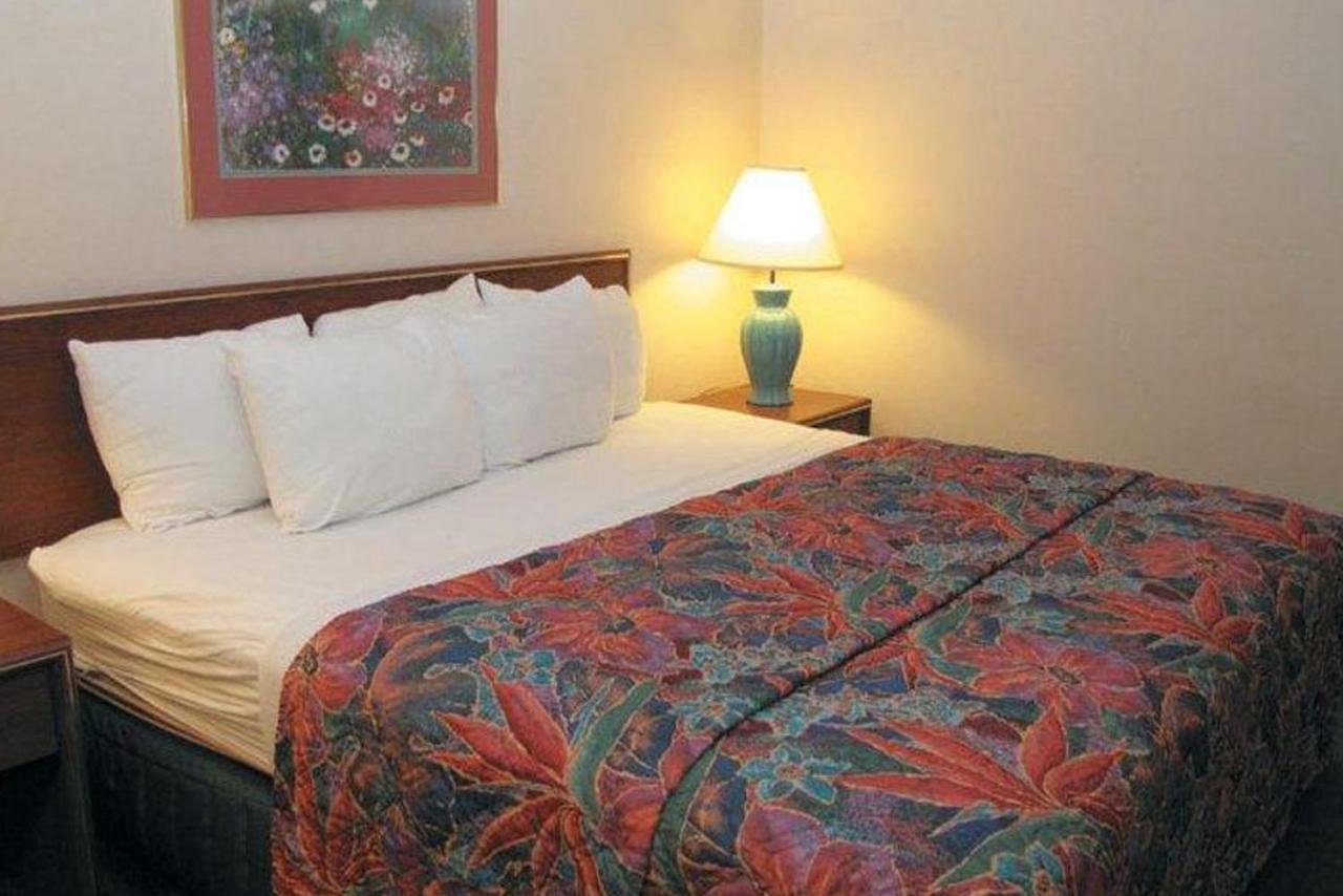 La Quinta Inn By Wyndham Indianapolis East-Post Drive Екстериор снимка