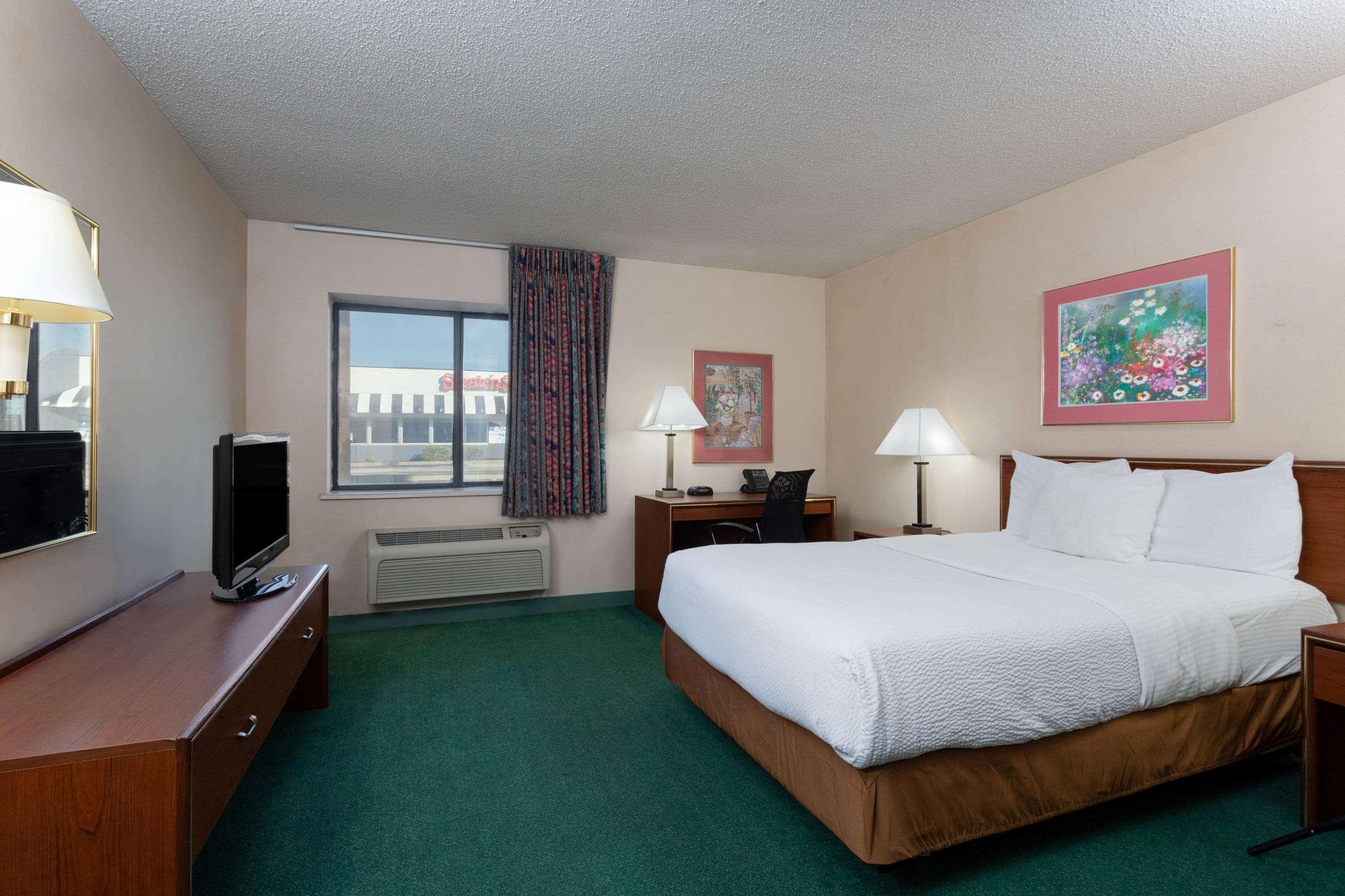 La Quinta Inn By Wyndham Indianapolis East-Post Drive Екстериор снимка