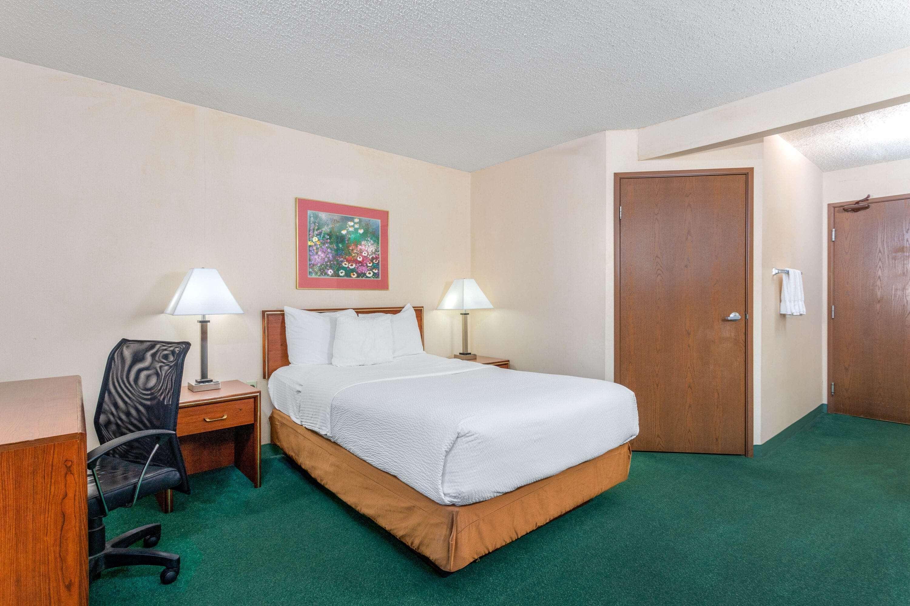 La Quinta Inn By Wyndham Indianapolis East-Post Drive Екстериор снимка
