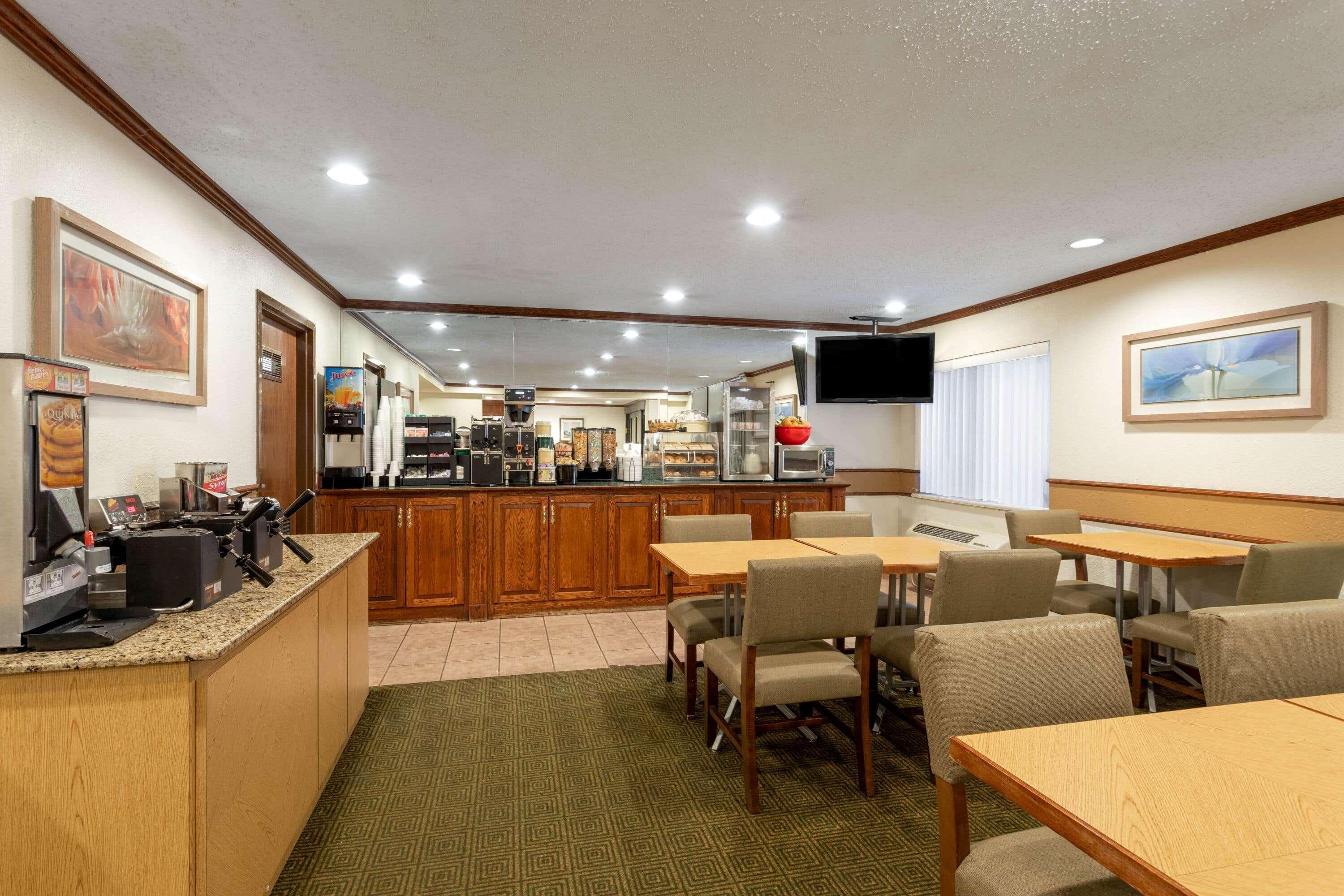 La Quinta Inn By Wyndham Indianapolis East-Post Drive Екстериор снимка