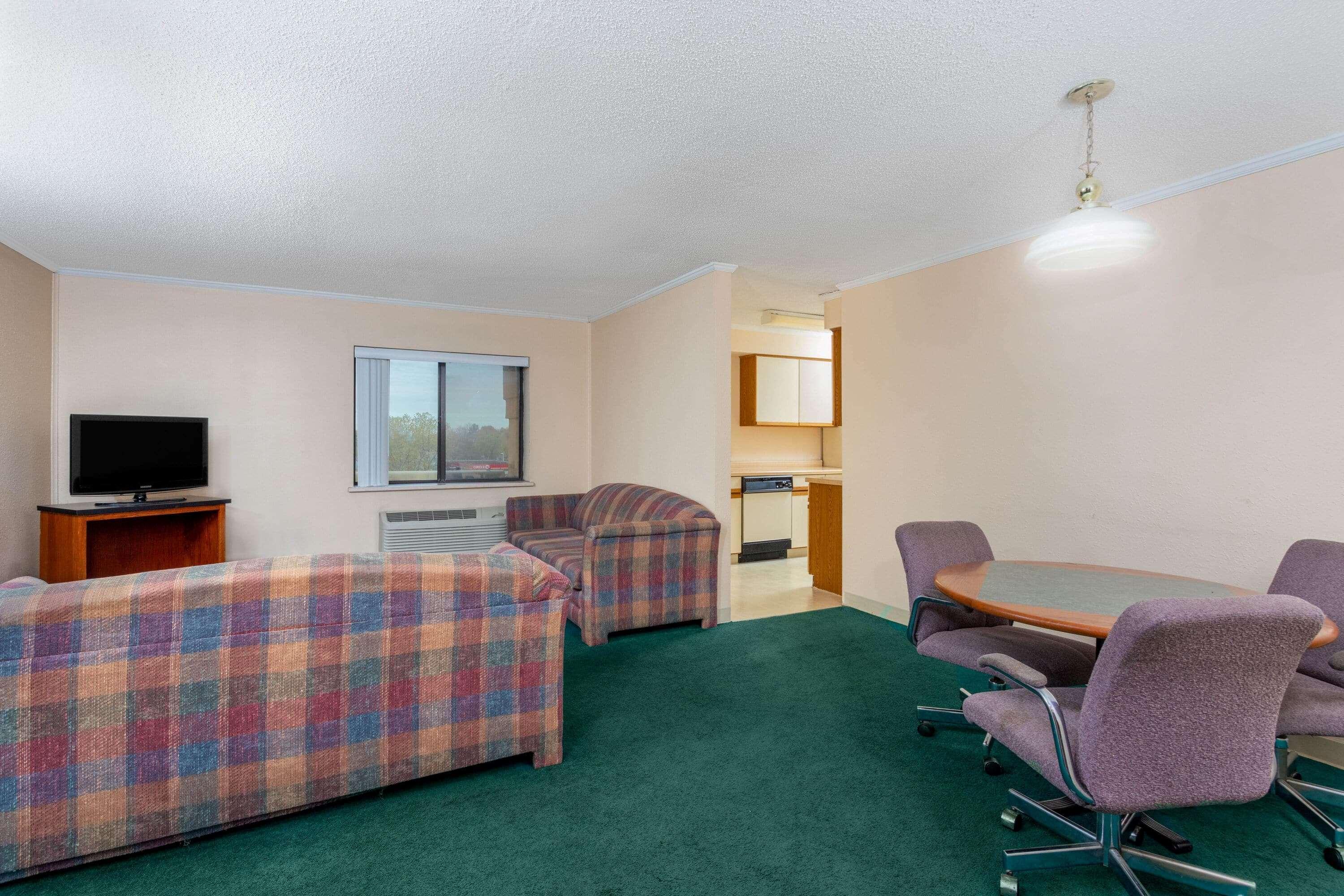 La Quinta Inn By Wyndham Indianapolis East-Post Drive Екстериор снимка