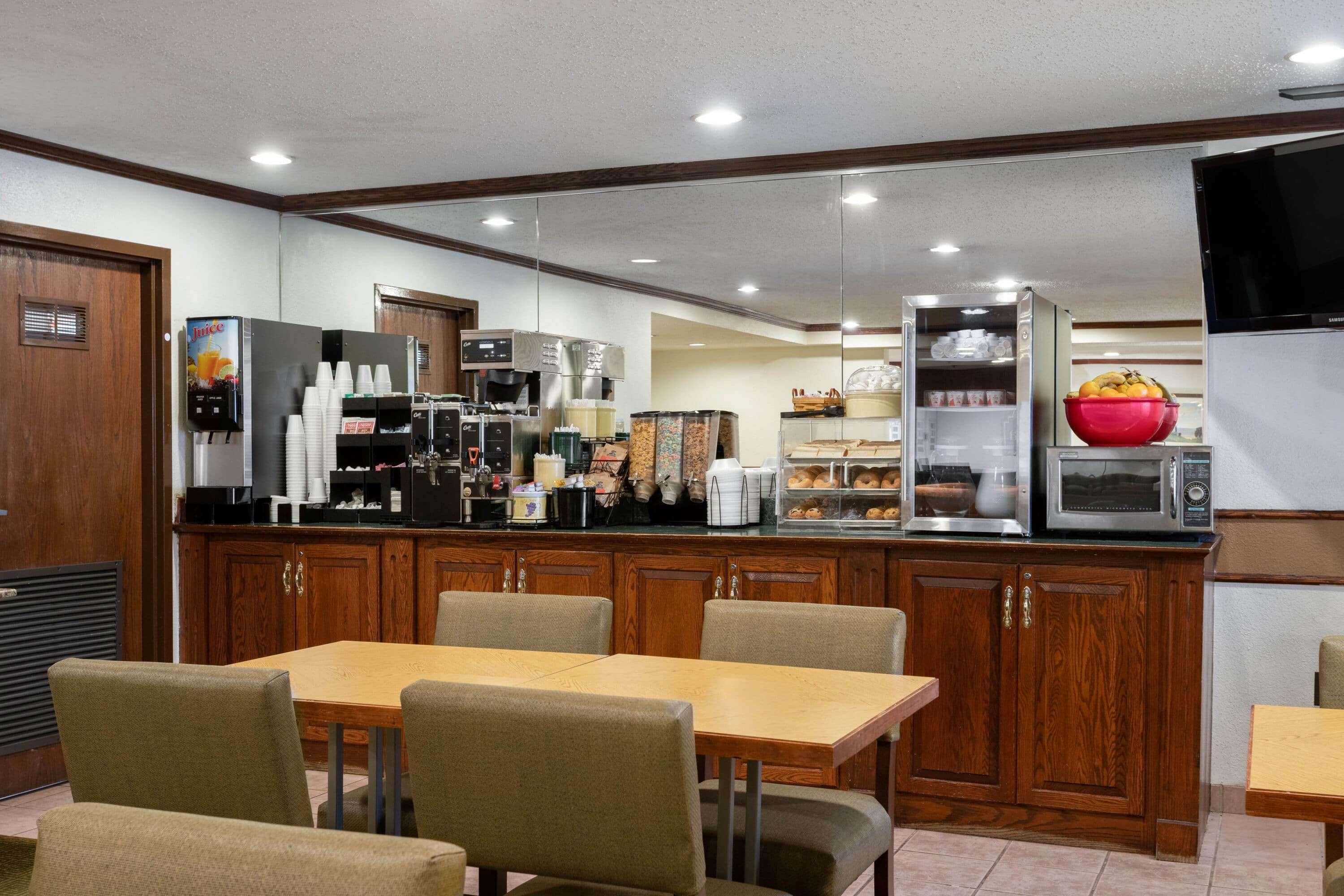 La Quinta Inn By Wyndham Indianapolis East-Post Drive Екстериор снимка